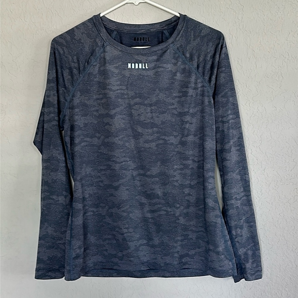 NoBull Women’s Lightweight Textured Camo Long Sleeve Shirt